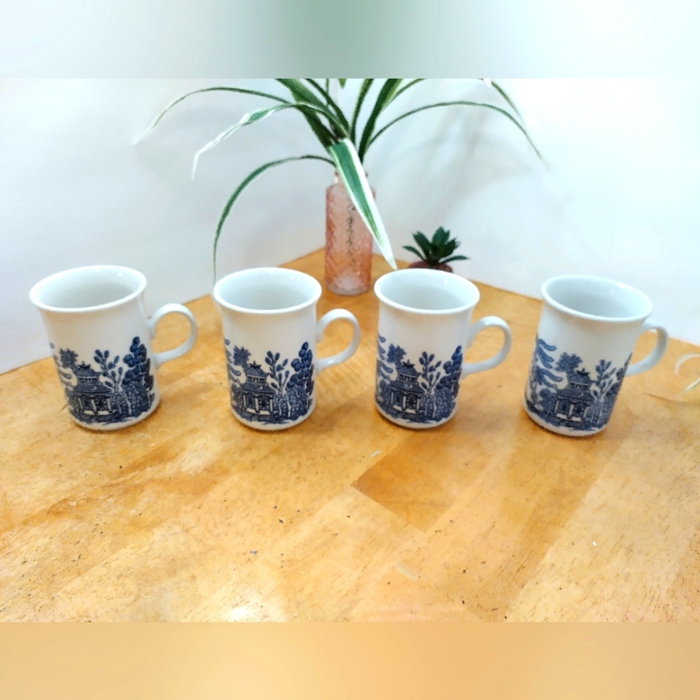 Vintage Churchill from England set of 4
